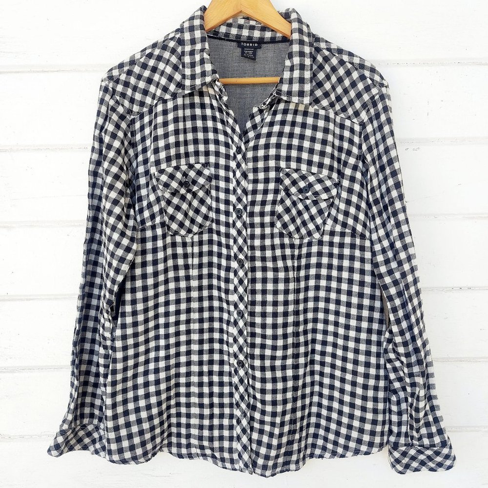 Black and White Plaid Long Sleeve Button Up Shirt Torrid Size 1X